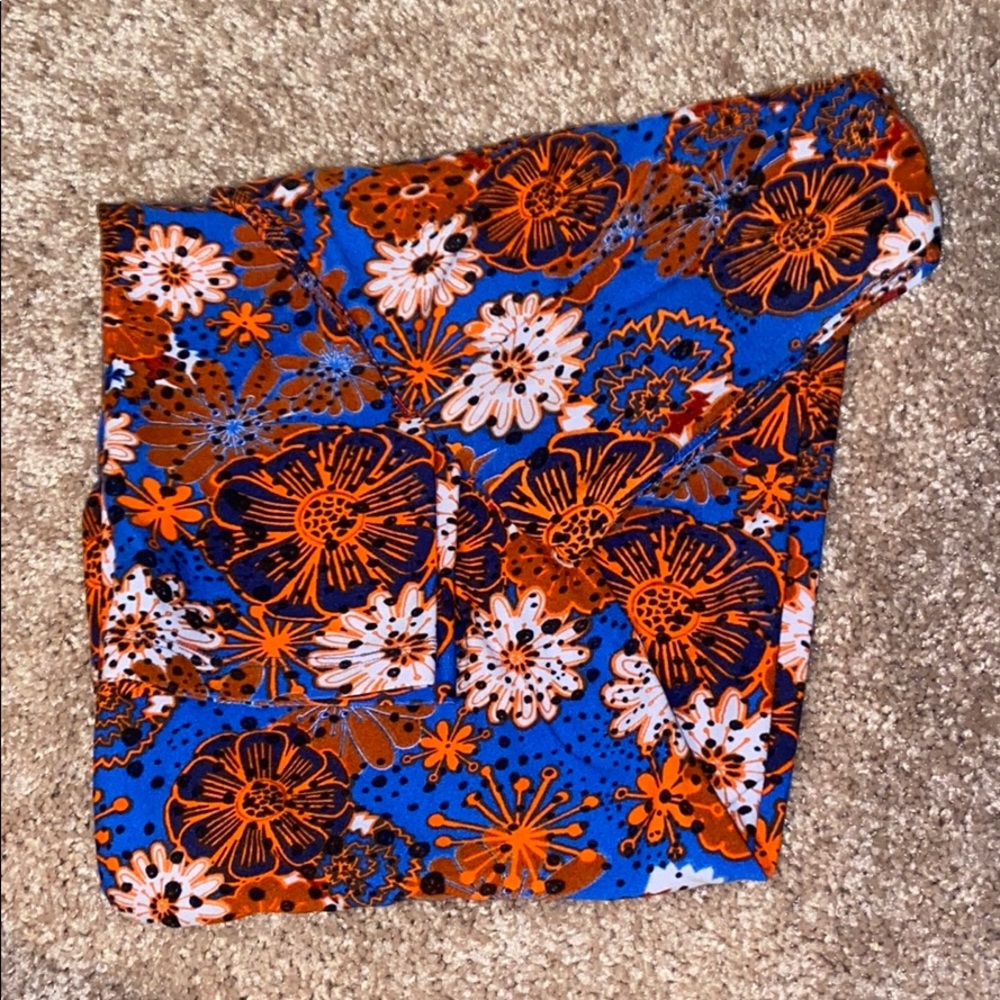 LuLaRoe tall and curvy leggings
